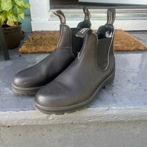 Blundstone Original 500 Chelsea Boots - Black - Women's. Size 9.